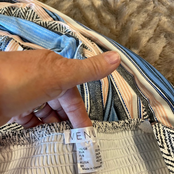 Venus XS fits small too with up to D cup halter jumpsuit EUC with pockets - Picture 4 of 14